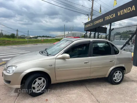 CLASSIC 1.0 MPFI Sedan 8V