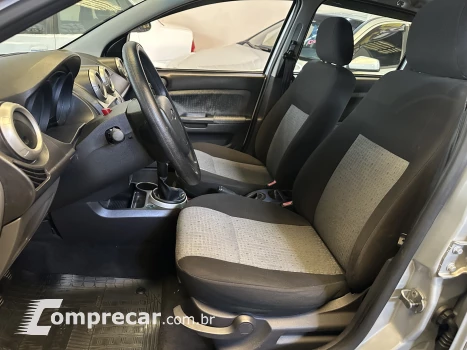 FIESTA 1.6 MPI Class Sedan 8V