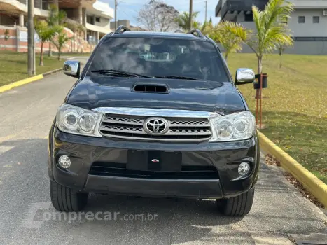 HILUX SW4 3.0 SRV 4X4 7 LUGARES 16V TURBO INTERCOOLER DIESEL