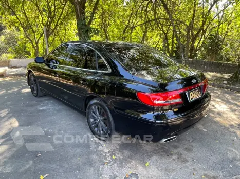 AZERA 3.3 MPFI GLS Sedan V6 24V