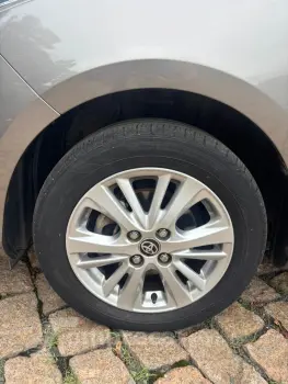 YARIS 1.5 16V Sedan XL