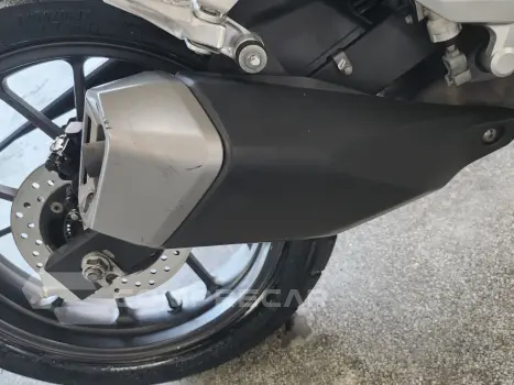 CB 300F