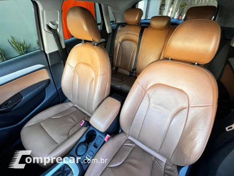 Q3 1.4 TFSI/TFSI Flex S-tronic 5p