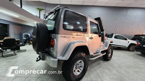 T-4 4x4 3.0 TB Int. Cap. Rígida Diesel