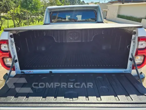 HILUX 2.8 D-4D TURBO DIESEL CD SRX PLUS 4X4 AUTOM