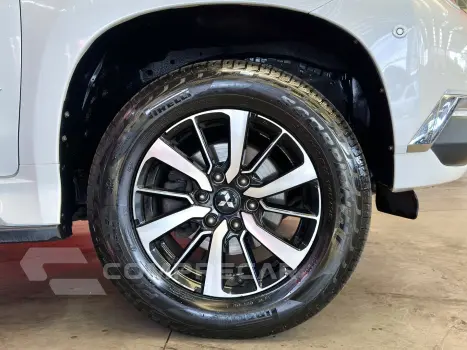 PAJERO SPORT 2.4 16V MIVEC TURBO DIESEL HPE AWD AUTOMÁTICO