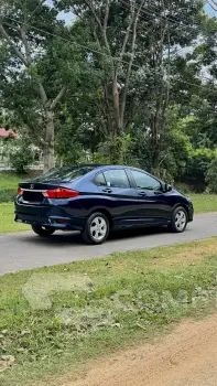 CITY 1.5 DX Sedan 16V