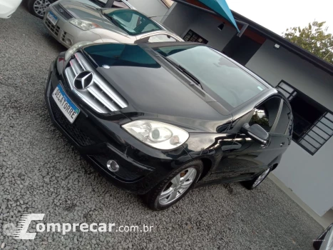 Mercedes-Benz B 180 1.7 4P AUTOMÁTICO 4 portas