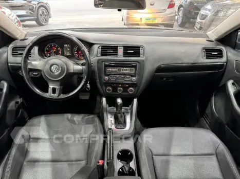 JETTA - 2.0 COMFORTLINE 4P MANUAL