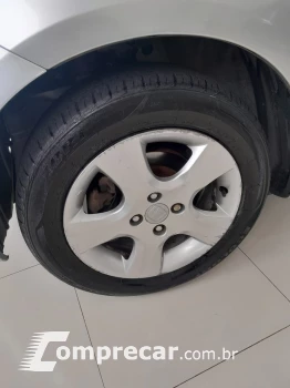 Fit 1.4 16V 4P LX FLEX