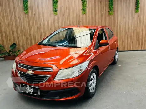 CHEVROLET ONIX 1.0 LT 4 portas