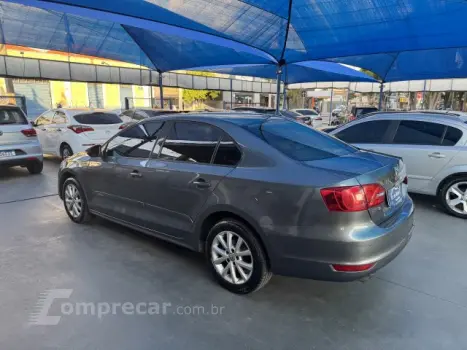 JETTA - 2.0 COMFORTLINE 4P TIPTRONIC