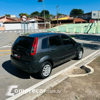 FIESTA 1.6 MPI Class Hatch 8V
