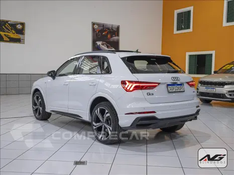 Q3 2.0 40 TFSI Performance Black Quattro