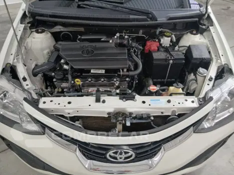 ETIOS SEDAN - 1.5 PLATINUM SEDAN 16V 4P AUTOMÁTICO