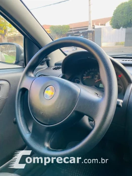 CORSA 1.4 MPFI Maxx Sedan 8V