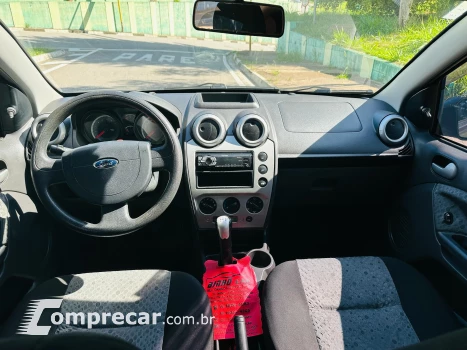 FIESTA 1.6 MPI Class Hatch 8V