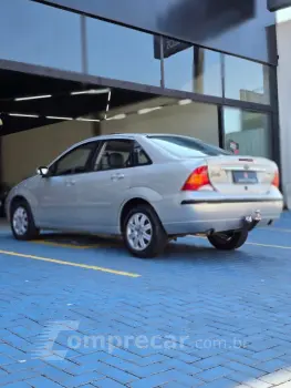 Focus Ghia Sed. 2.0 16V/ 2.0 16V Flex 4p