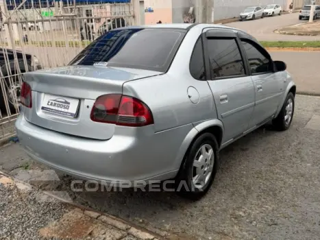 CLASSIC - 1.0 MPFI LS 8V 4P MANUAL