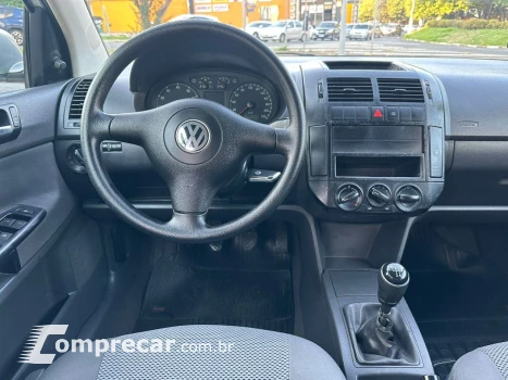 Volkswagen Polo SPORTLINE 1.6 Mi Total Flex 8V 5p 4 portas