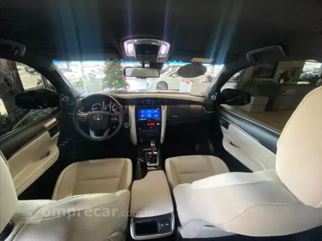 HILUX SW4 2.8 D-4D TURBO DIESEL DIAMOND 7L 4X4 AU