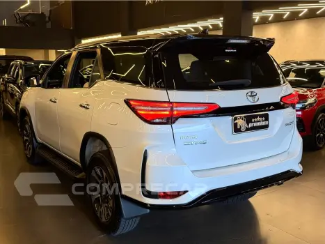 HILUX SW4 2.8 D-4D TURBO DIESEL DIAMOND 7L 4X4 AUTOMÁTICO