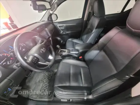 HILUX SW4 2.8 D-4d Turbo SRX 7L 4X4