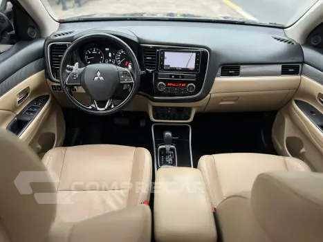 OUTLANDER 2.2 Mivec Di-d Hpe-s AWD