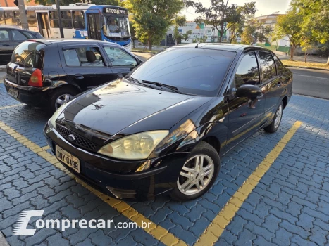 FORD FOCUS 2.0 GLX SEDAN 16V GASOLINA 4P MANUAL 4 portas