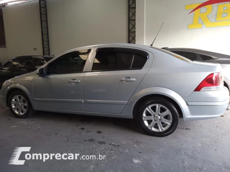 VECTRA 2.0 MPFI Expression 8V