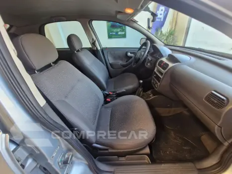 CORSA 1.4 MPFI Premium Sedan 8V