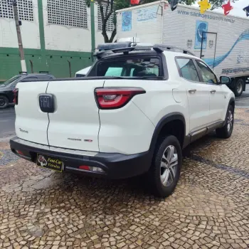 Toro Freedom 2.4 16V Flex Aut.