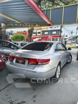 AZERA 3.3 MPFI GLS Sedan V6 24V