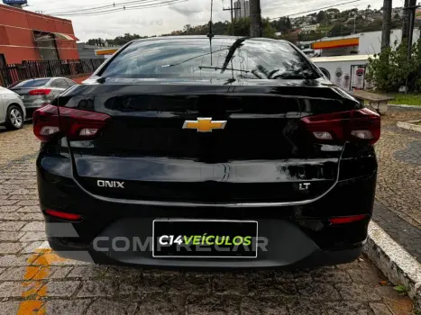 ONIX SEDAN Plus LT 1.0 12V Flex 4p Mec.