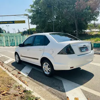 FIESTA 1.6 MPI Class Sedan 8V