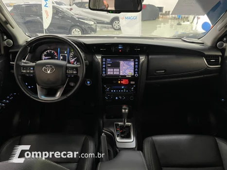HILUX SW4 2.8 D-4d Turbo SRX 7L 4X4
