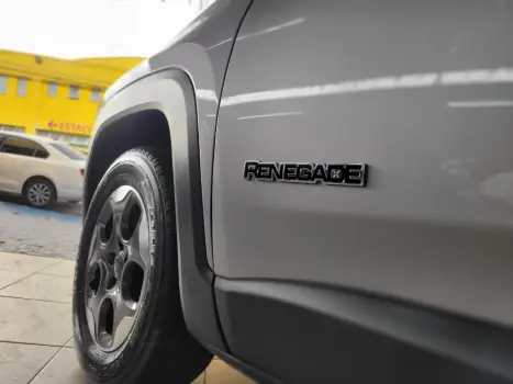 RENEGADE Renegade1.8 4x2 Flex 16V Aut.