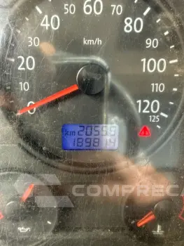 24-250 CONSTELATTION 6x2 TETO BAIXO