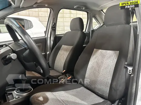 FIESTA 1.6 ROCAM SE SEDAN 8V FLEX 4P MANUAL