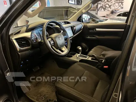 Hilux Caminhonete 2.8 16V 4P SR 4X4 DIESEL CABINE DUPLA AUTO