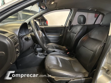 ASTRA 1.8 MPFI GL Sedan 8V