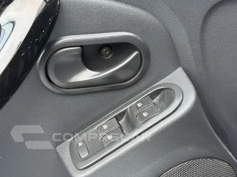 SANDERO 1.6 STEPWAY TWEED 8V FLEX 4P MANUAL