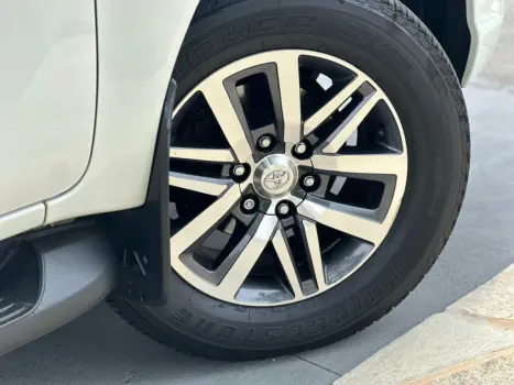 HILUX 2.8 SRX 4X4 CD 16V DIESEL 4P AUTOMÁTICO