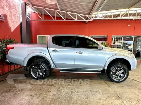 L200 TRITON 2.4 16V TURBO DIESEL SPORT HPE TOP CD 4P 4X4 AUT