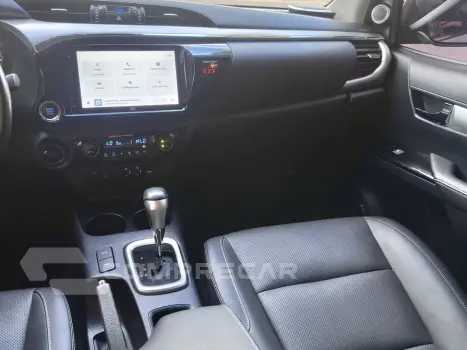 HILUX 2.8 D-4D TURBO DIESEL CD SRX PLUS 4X4 AUTOMÁTICO