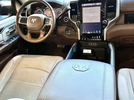 3500 6.7 I6 TURBO DIESEL LARAMIE CD 4X4 AUTOMÁTICO