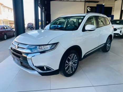 Mitsubishi OUTLANDER 2.0 Comfort 16V 4 portas