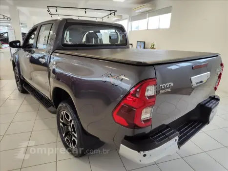 HILUX 2.8 D-4D TURBO DIESEL CD SRX 4X4 AUTOMÁTICO