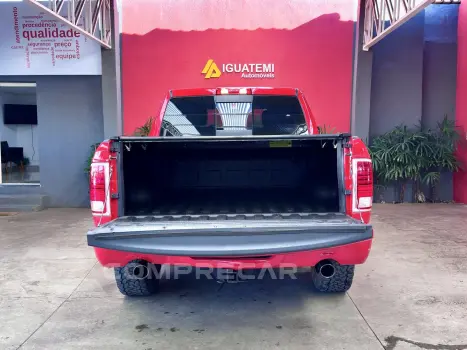 CLASSIC 5.7 V8 GASOLINA LARAMIE NIGHT EDITION CD 4X4 AUTOMÁT