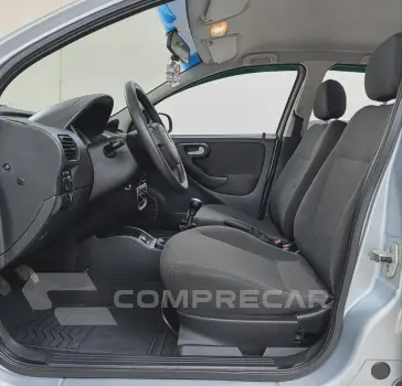 CORSA 1.4 MPFI Premium Sedan 8V